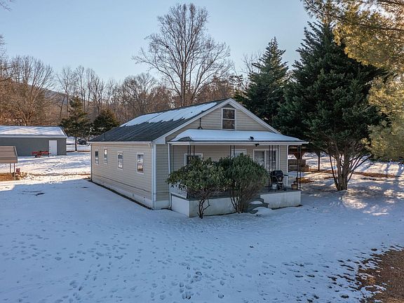 5th image of 54 Poinsetta Ln