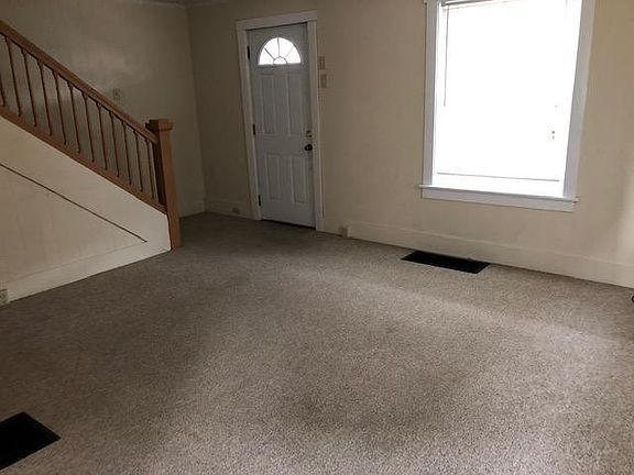 4th image of 210 W 6th Ave
