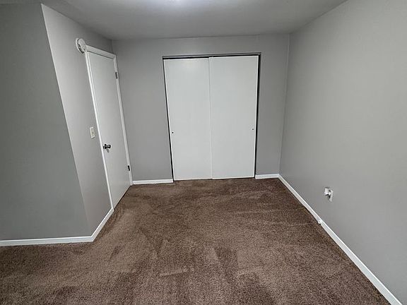 4th image of 358-362 Edwards Ave N #358-04