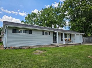 201 N Indiana St, Toledo, IL 62468
