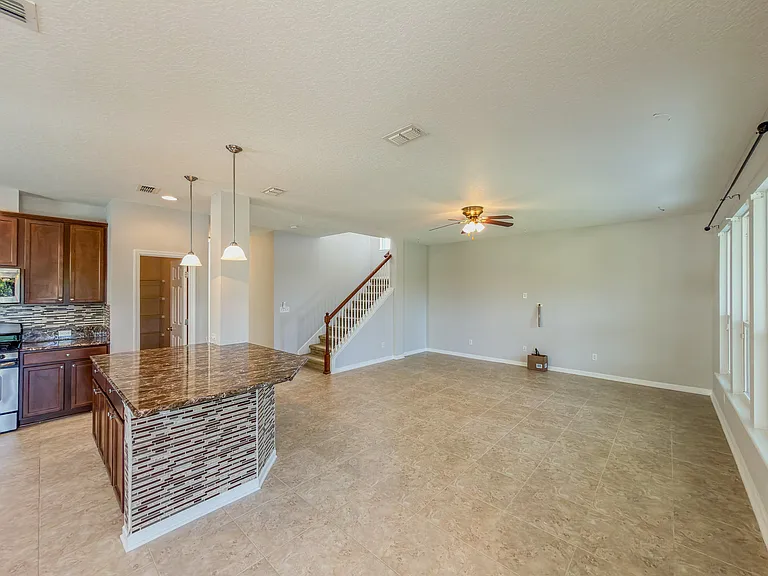 508 Howland Dr — Photo 17