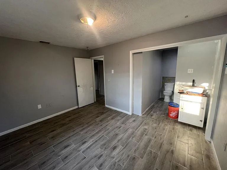 63 S Davis St — Photo 6