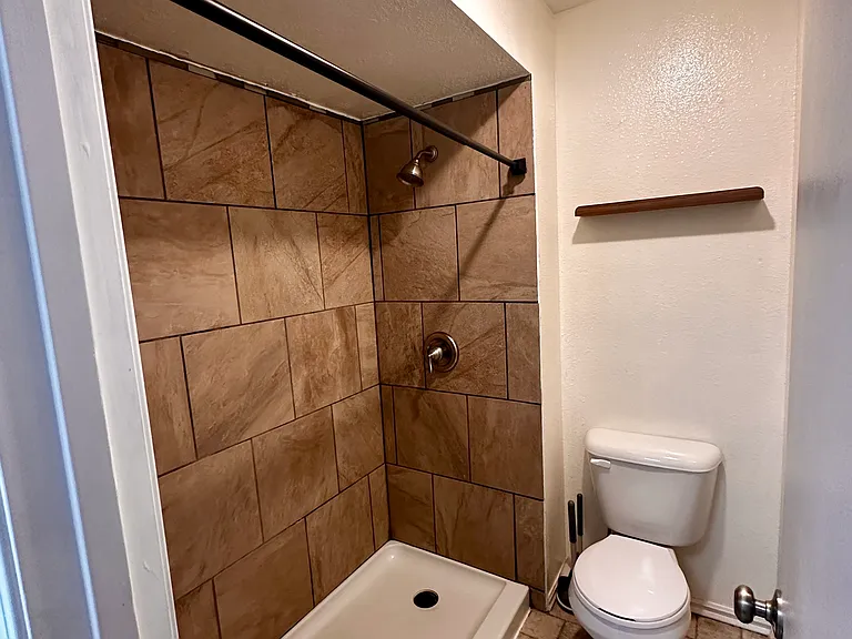 655 Lakeview Cir SE — Photo 8