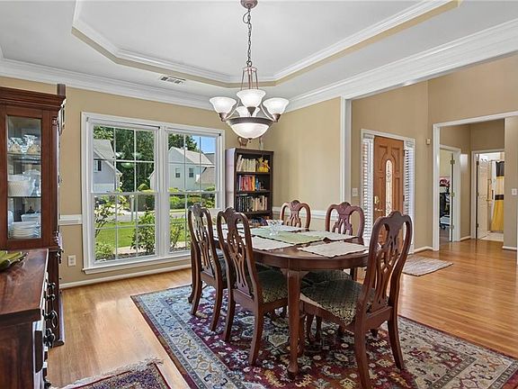 2nd image of 1468 Grovehurst Dr