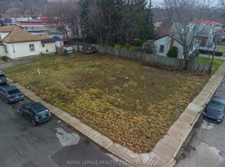 4 Thorpe St, Hamilton, ON L9H 1K3