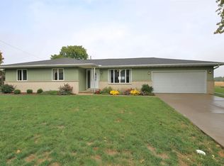 307 1st St, Congerville, IL 61729