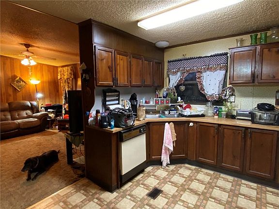 5th image of 915 E Asp Ave
