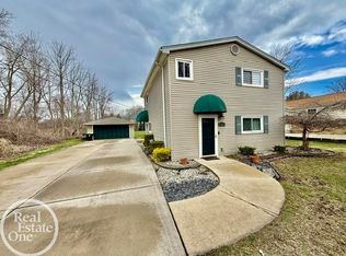 39291 Shoreline Dr, Harrison Township, MI 48045