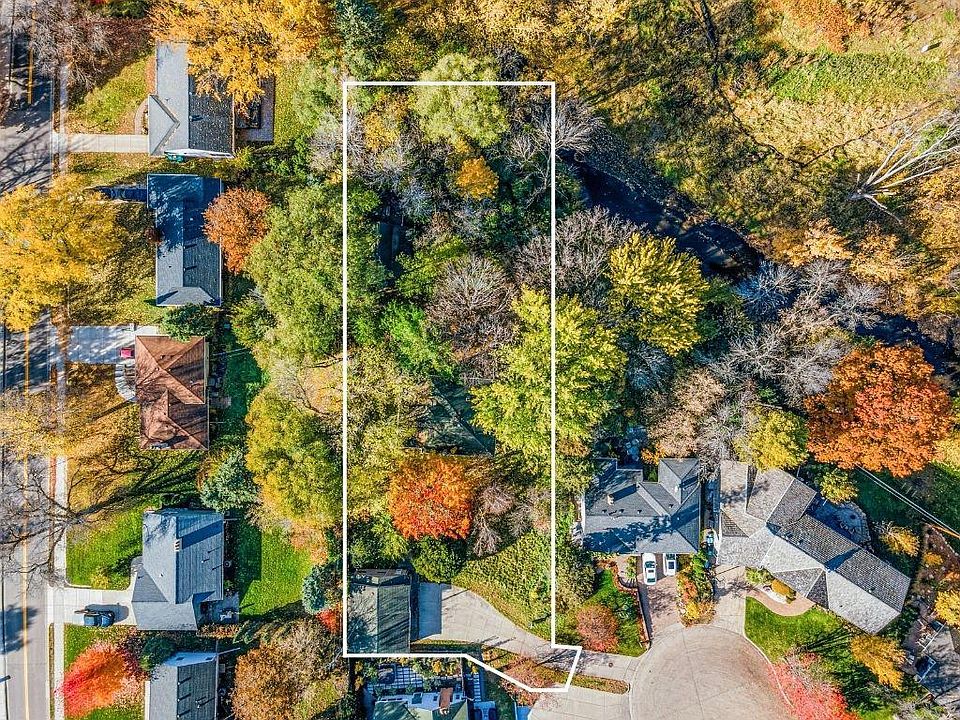 1st image of 4023 Wood End Dr