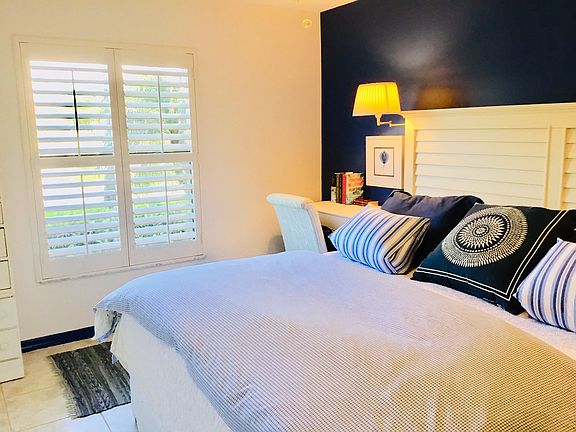 4th image of 513 Lake Louise Cir Unit 102