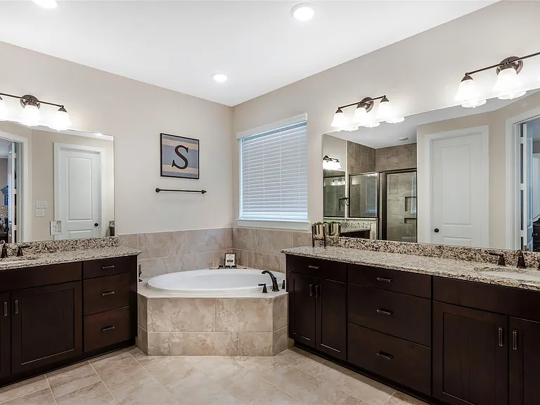 9211 Lowell Cliff Dr — Photo 27