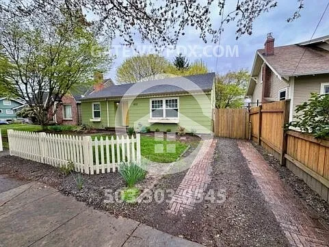 Building Photo - 6312 SE 17th Ave