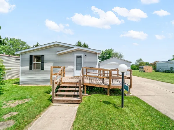21 Cedar Ln, Sandwich, IL 60548