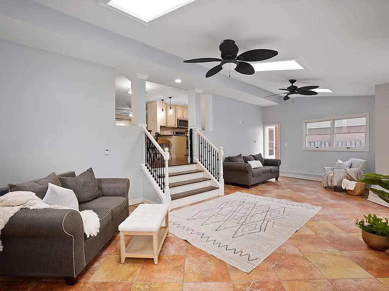 8814 Northcote Ave — Photo 8