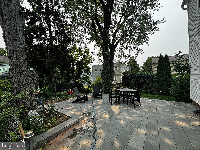 32 Forest Ave — Photo 12