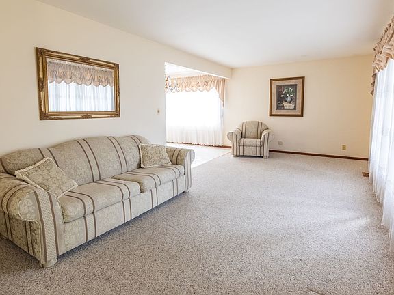 2nd image of 10228 W Palmer Ave