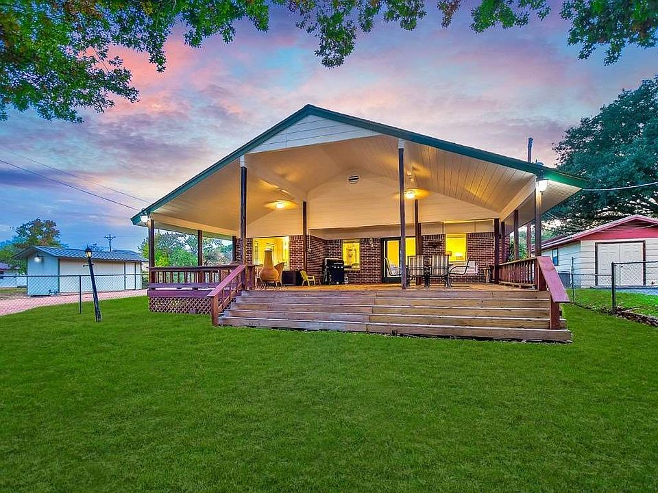 1st image of 425 Circle Dr