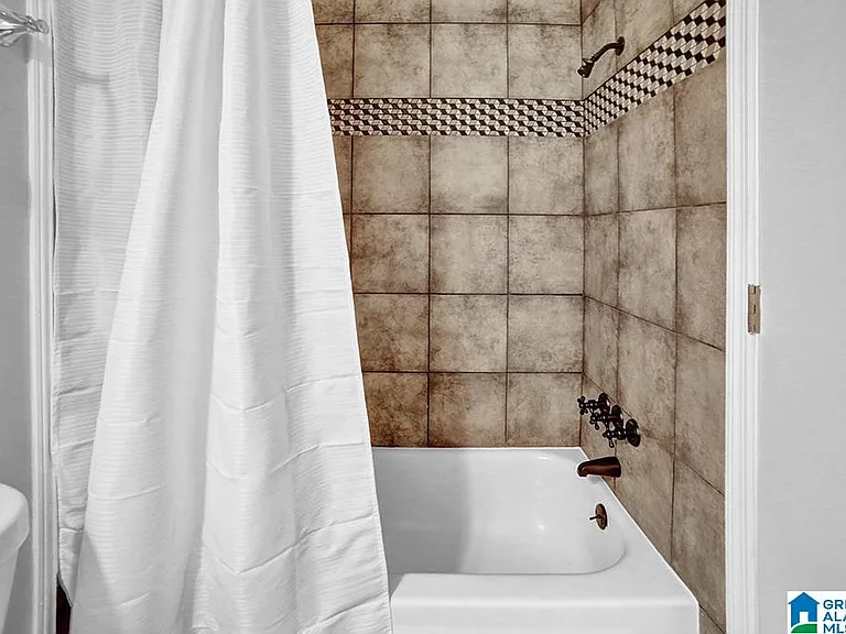 1051 Ivy Creek Trl #1051 — Photo 15