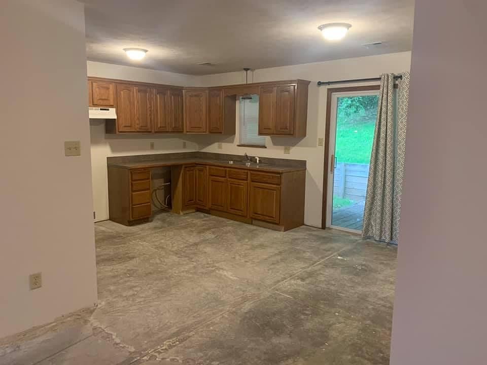 2nd image of 1423 Vine St