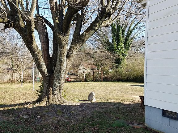 4th image of 1005 Blandy Ave