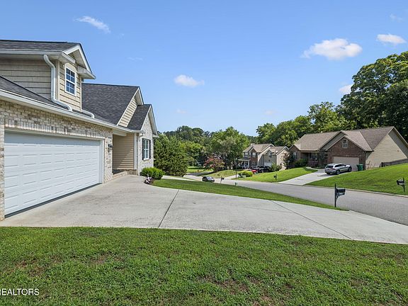 5th image of 809 Mackenzie Dr