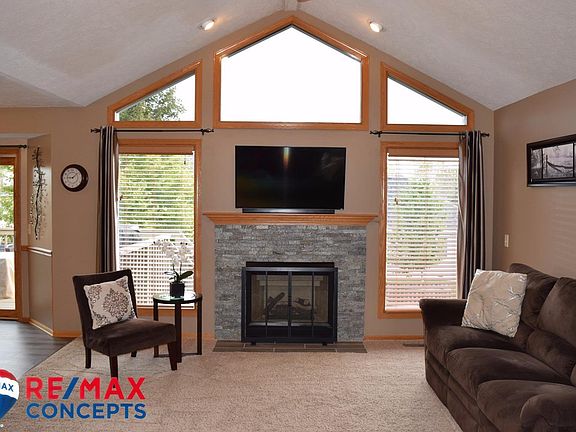 4th image of 8048 Hanna Pointe Pl