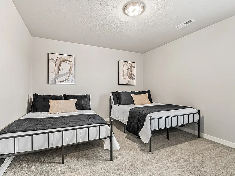 3882 E Berwick Dr — Photo 31