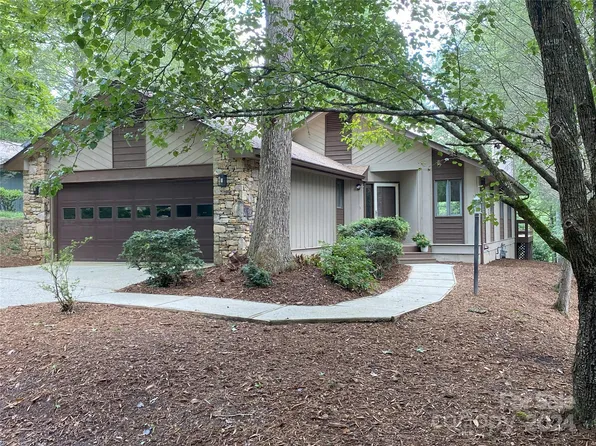 2010 Golfside Ln, Hendersonville, NC 28739