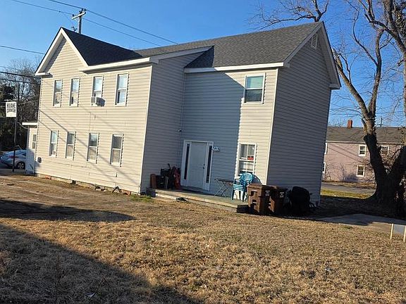 3rd image of 604 Pine St