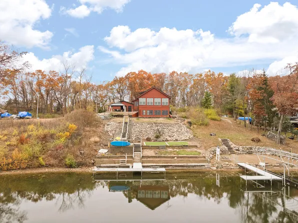 14601 Brookhurst Dr, Cement City, MI 49233