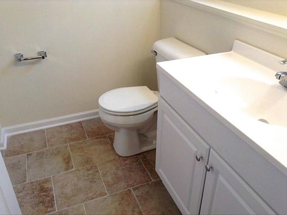 2nd image of 5655 Crestwood Ct