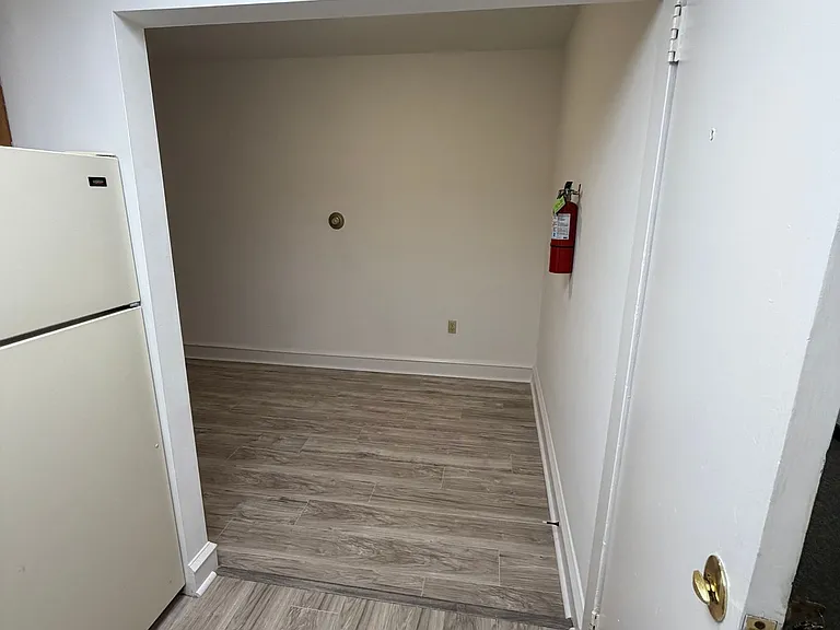 95 N Main St — Photo 7