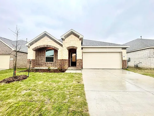 1102 Mahogany Ln Photo 1