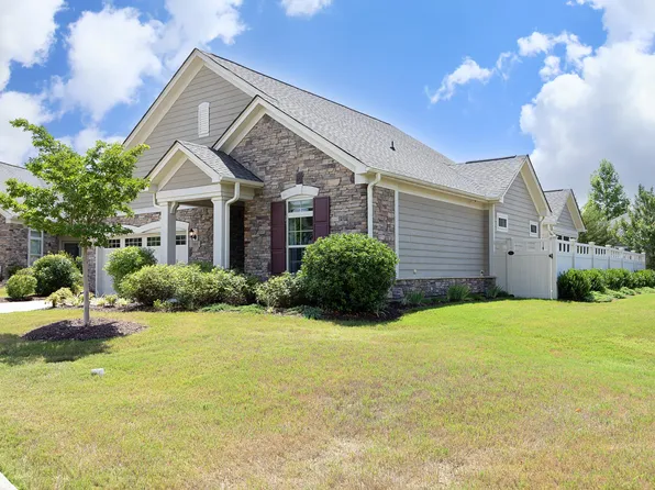 304 Summitview Loop, Cary, NC 27519