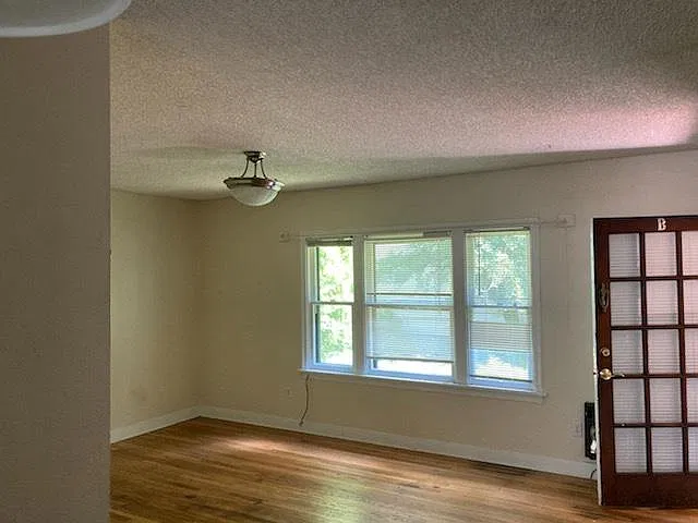 305 E 3rd Ave — Photo 3