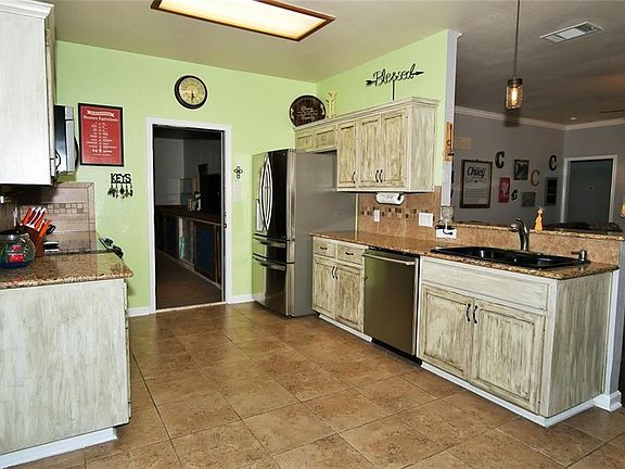 5th image of 109 Brazos Dr