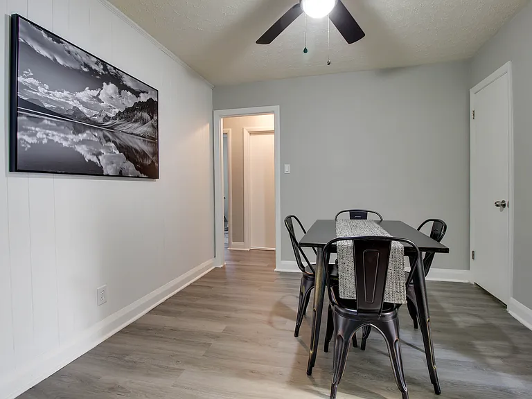 5019 Oxford St — Photo 11