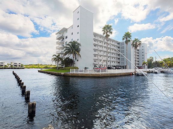 Home For Sale In Eastway Harbor