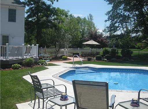 5th image of 55 Connors Farm Dr