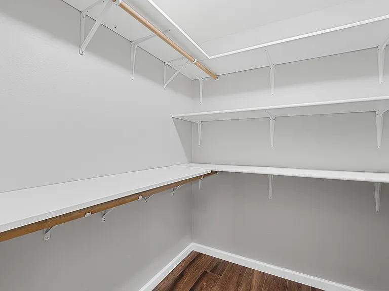 Walkin-Closet
