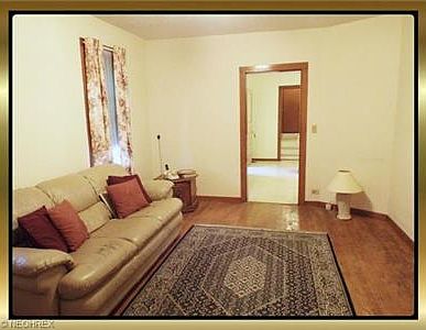 4th image of 3313 W 31st St