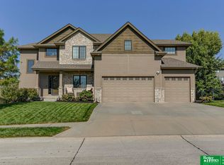 17656 Patrick Ave, Omaha, NE 68116