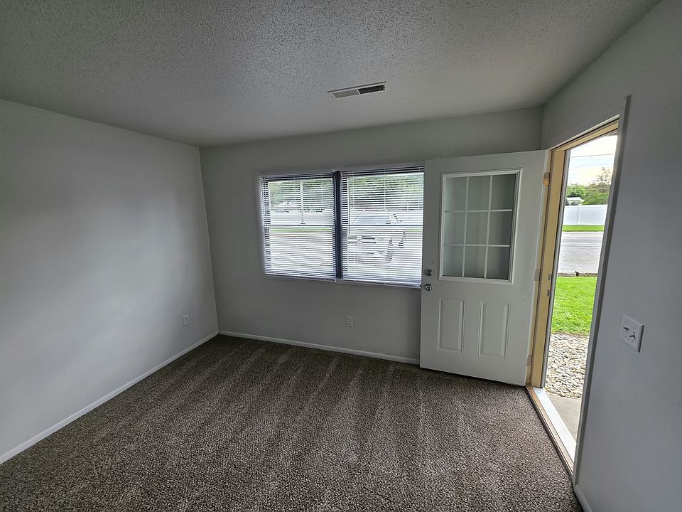 1st image of 100 Townline Rd #1