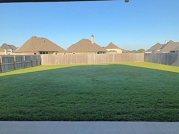 3rd image of 677 Dumaine Dr