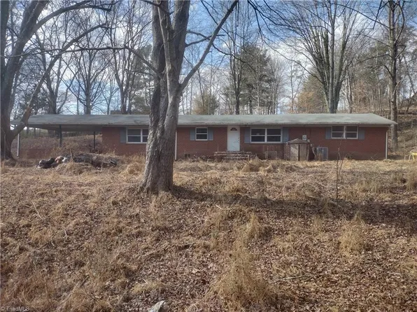 1149 Hart Rd, Lawsonville, NC 27022