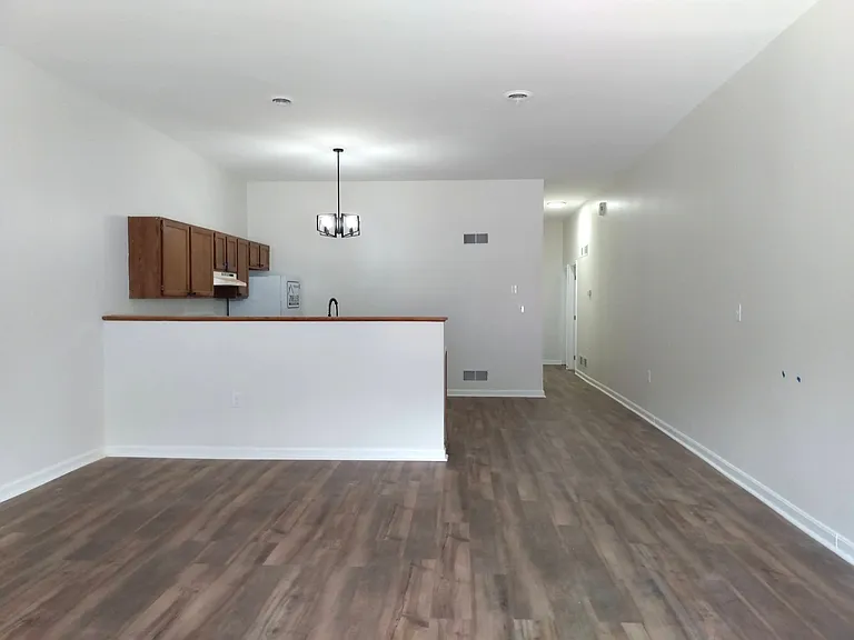 1400 Scotland Ave — Photo 4