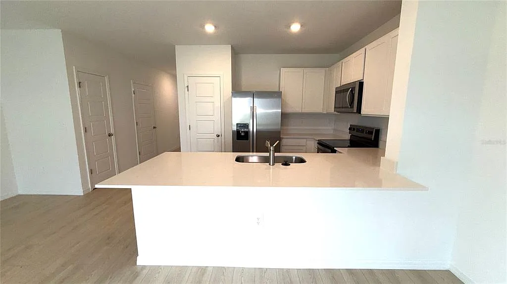 3 bed, 2.5 bath, 1464 sqft, $1,995 — Photo 2