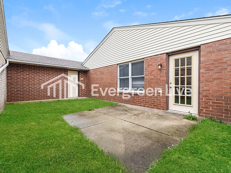 8787 Mardi Gras Dr — Photo 15