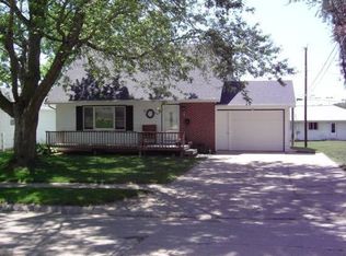 424 S Walnut St, Carroll, IA 51401