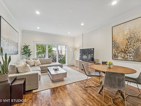 3rd image of 2721 N Wilton Ave APT 1N